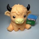 Squeeezy Highland Cow Squishy Peach